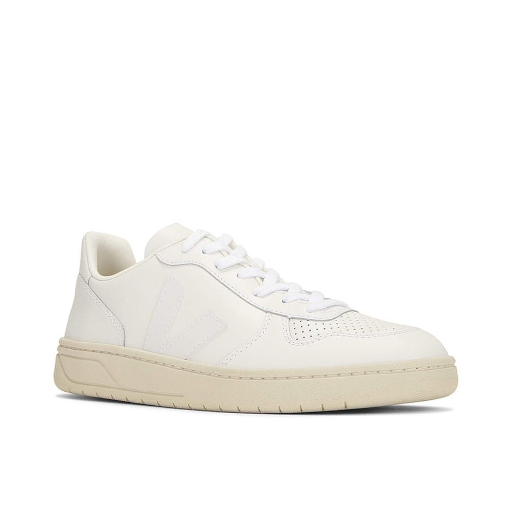Women’s Veja V-10 Sneaker, Size 40 (US 9) - Like New